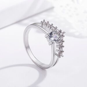 **GERONIMA* Silver Zircon Gem Fashion Ring Size 7